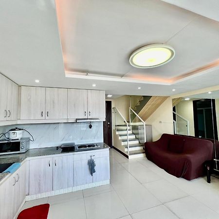 2 Bedroom Condo Unit With City And Mountain View Cebu Kültér fotó